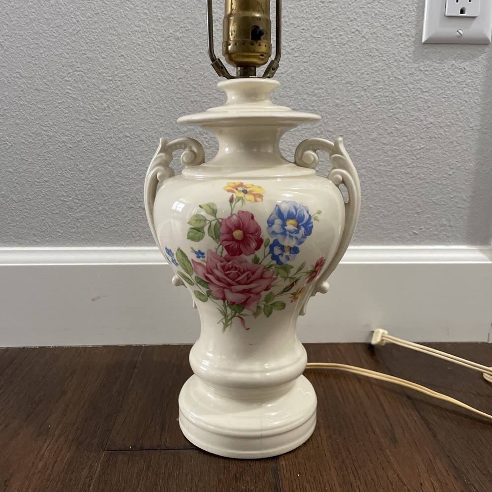 VTG 24" Table Lamp Italianate White Ceramic URN Style Gold Trim Flowers WORKS